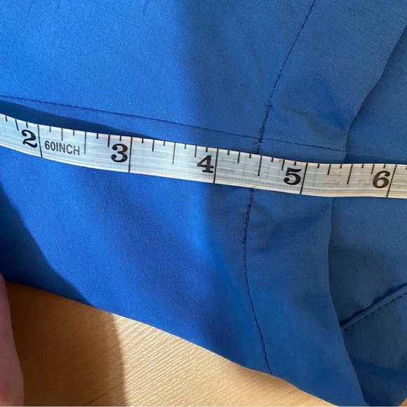 🛍️3/$30 Adidas women’s blue lightweight shorts in size 40 - Picture 10 of 11